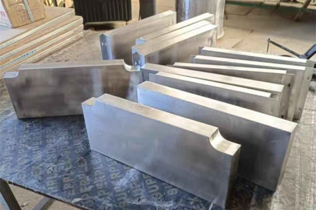 黄石不锈钢包铅件